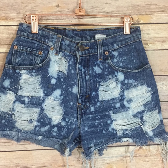 Levi’s distressed bleached frayed cutoff shorts 7 - Picture 2 of 6